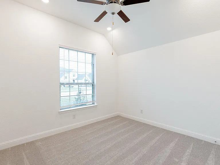 1403 Woodson Ridge Ln — Photo 30