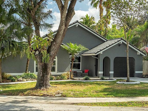 4th image of 2822 NW 111th Avenue