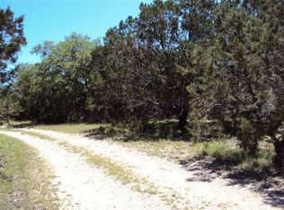 605 Loop Rd, Uvalde, TX 78801