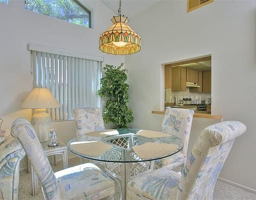 5th image of 4867 Village Gardens Dr