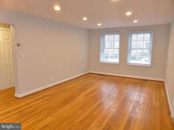 5th image of 2916 S Buchanan St APT A2