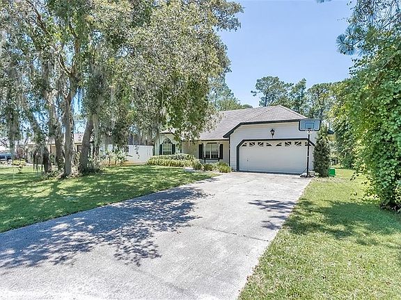 2nd image of 2518 E Lake Dr