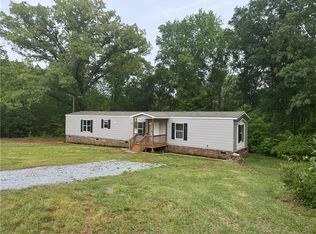 147 Cricket Ln, Easley, SC 29640