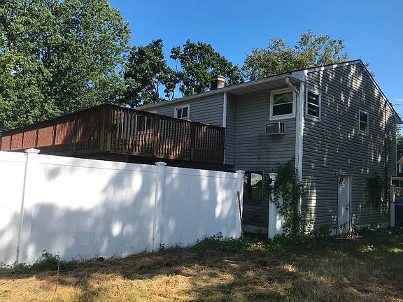 2nd image of 107 W Willow St