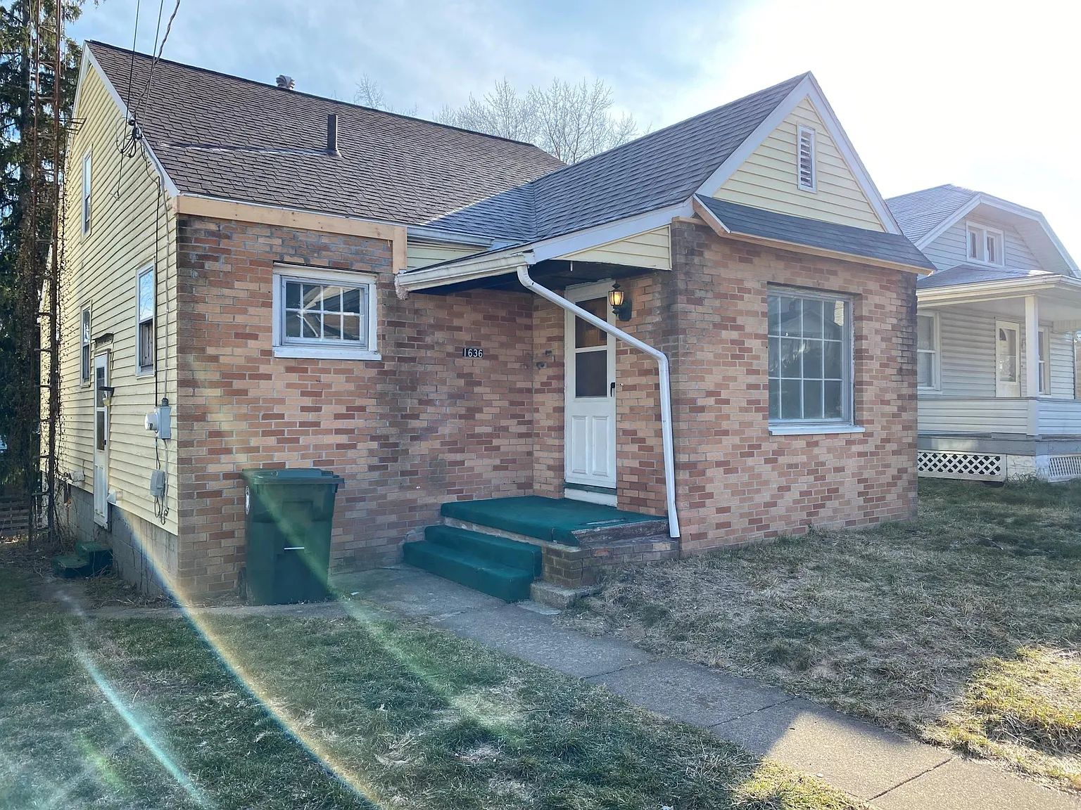 1636 Saint Elmo Ave NE photo 1