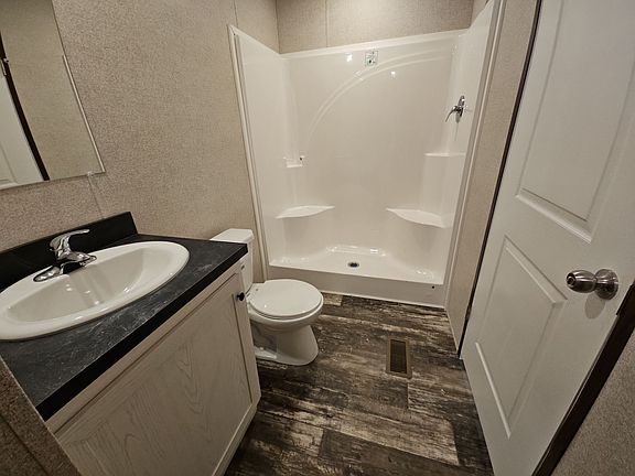 5th image of 927 Miller Street Site 6