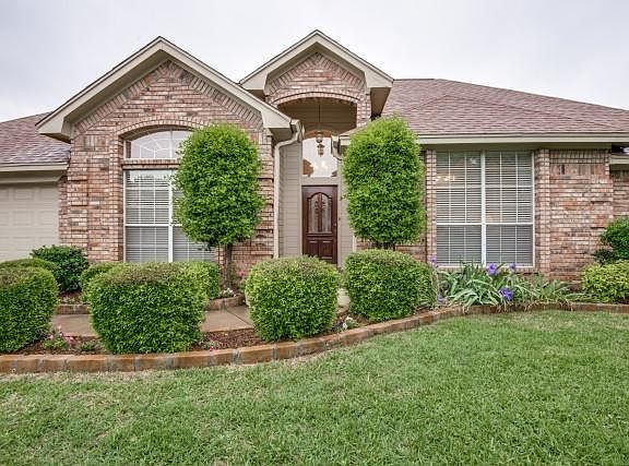 2nd image of 3305 Clearfield Dr