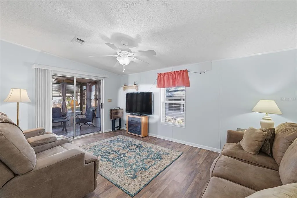 2 bed, 2.0 bath, 864 sqft, $2,000 — Photo 4