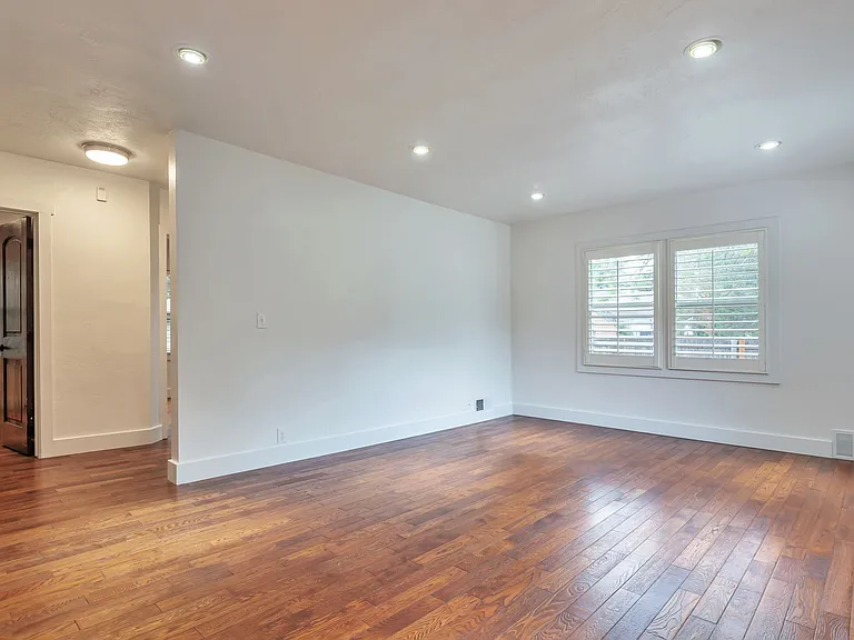 4858 S Viewmont St — Photo 36