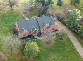 887 Country Club Dr, Cincinnati, OH 45245