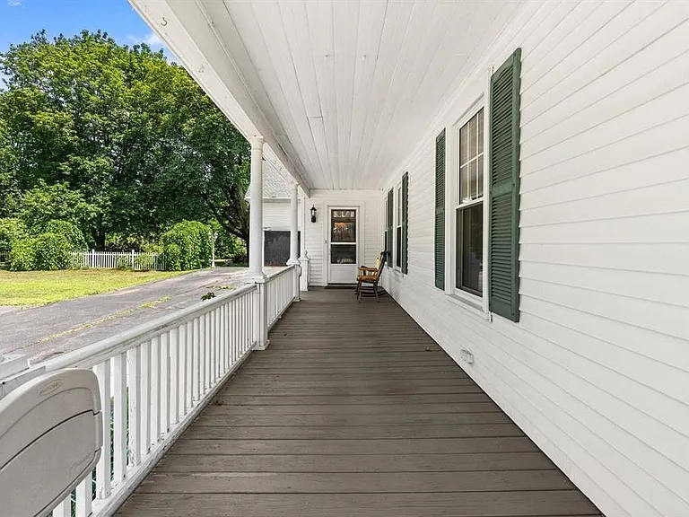 20 Stark Ave — Photo 35