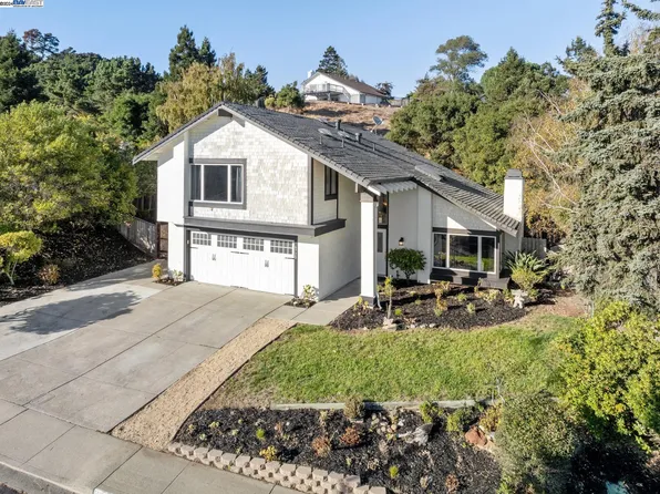 4725 Full Moon Dr, Richmond, CA 94803