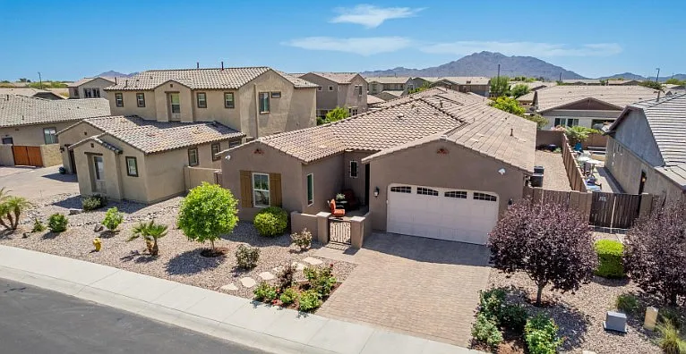 3269 E Ironside Ln — Photo 36