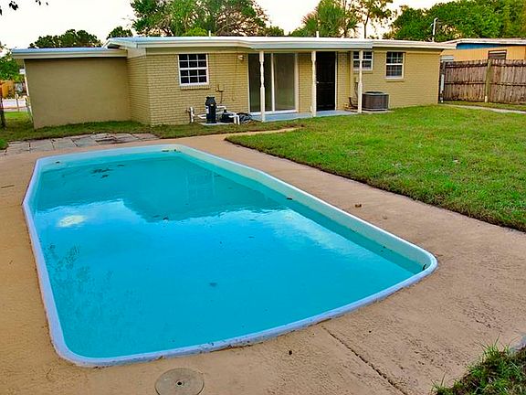 2nd image of 6916 W Larmon St