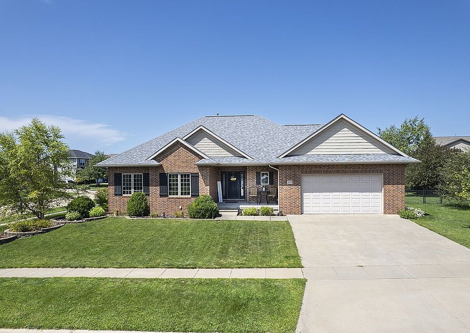 1st image of 575 Strathmoor Dr