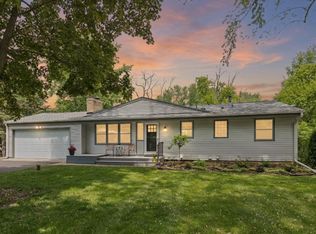 24850 Amlee Rd, Shorewood, MN 55331