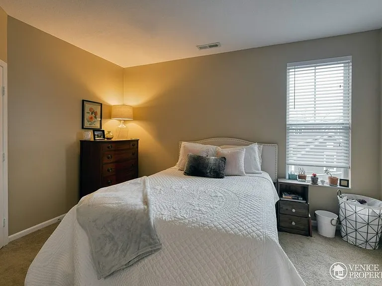1786 Drayton Park Ct — Photo 8