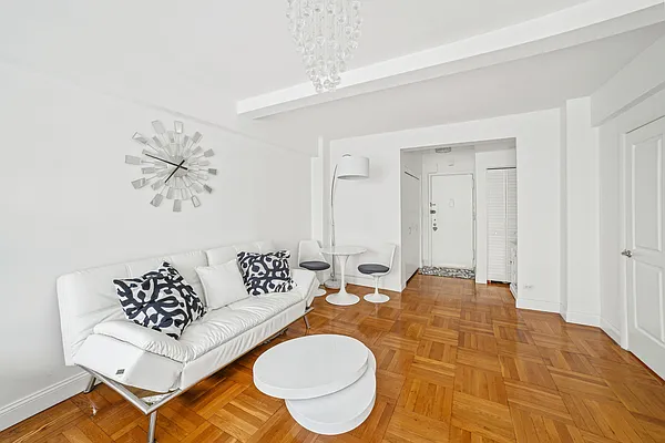 Rented by Oxford Property Group | media 8