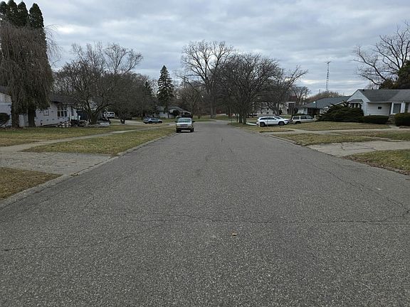 5th image of 317 Buckingham Ave