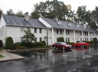 7A Mansion Woods Dr, Agawam, MA 01001