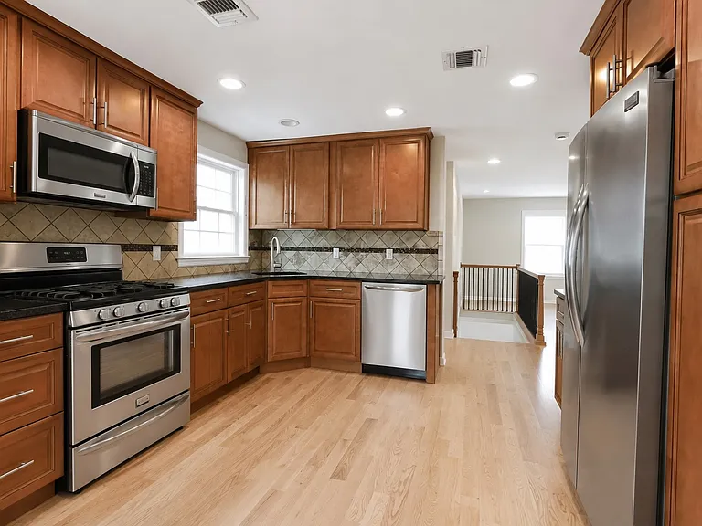 528 Cumberland St #B — Photo 11