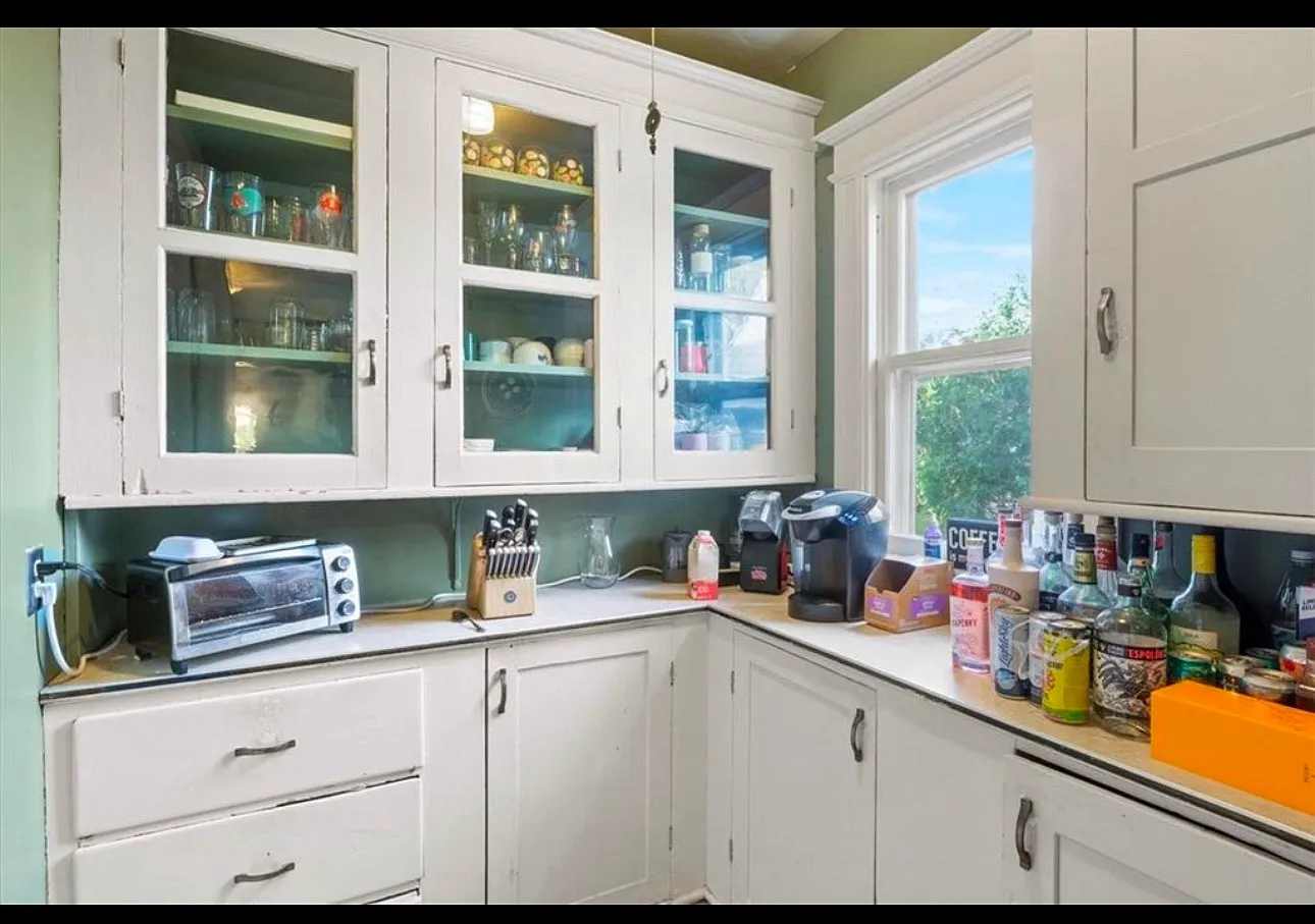 2 bed, 2548 sqft, $1,700 — Photo 1