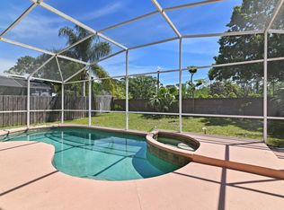 3323 Foxcroft Cir, Oviedo, FL 32765