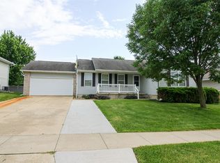 104 Whispering Wind Ln, Center Point, IA 52213