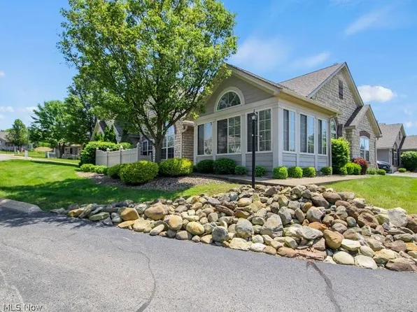9151 Springfield Rd Unit 1201, Poland, OH 44514
