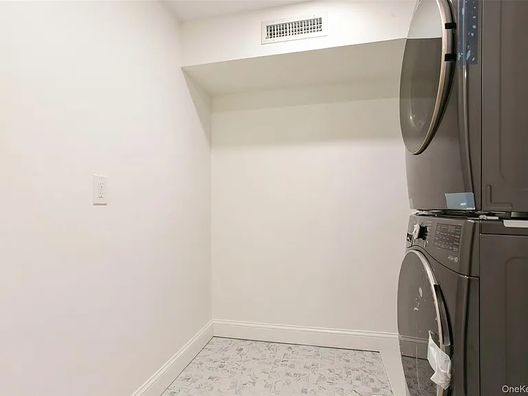 45 S Greeley Ave #3 — Photo 9