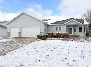 1814 33rd St S, Moorhead, MN 56560
