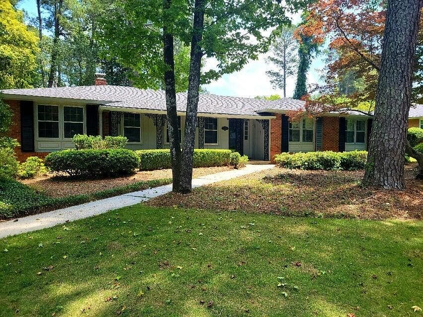 1st image of 608 Canterbury Drive