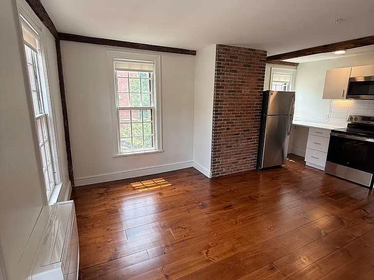 203 S Main St #2B — Photo 4