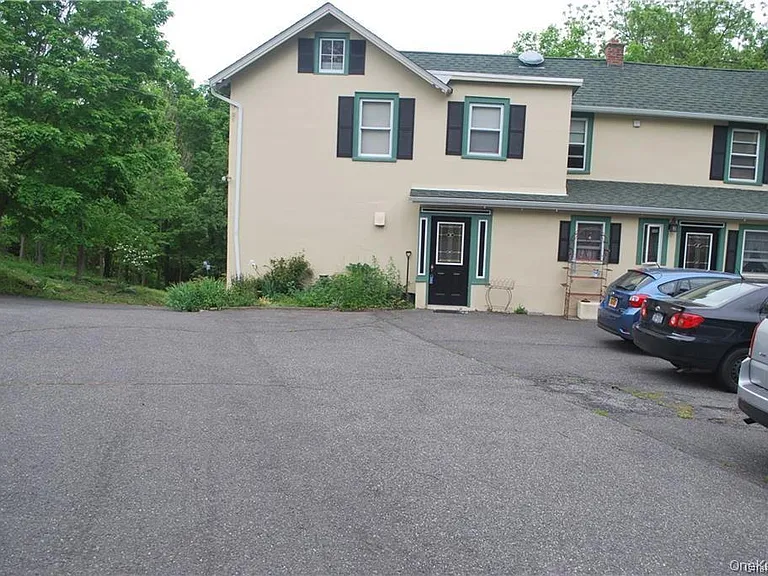 418 Christian Herald Rd #4 — Photo 1