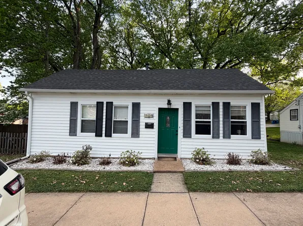 709 Jackson St, Saint Charles, MO 63301