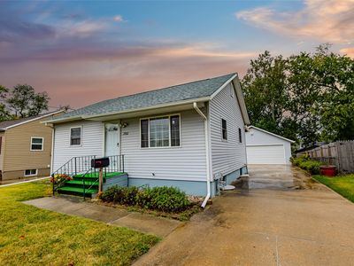 2002 60th St, Des Moines, IA, 50322