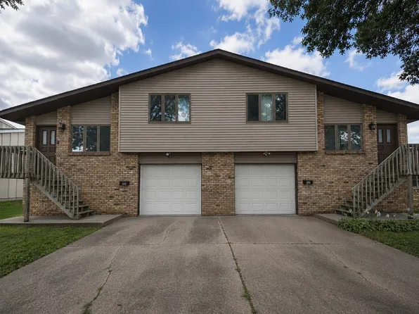 506 17th St, Silvis, IL 61282