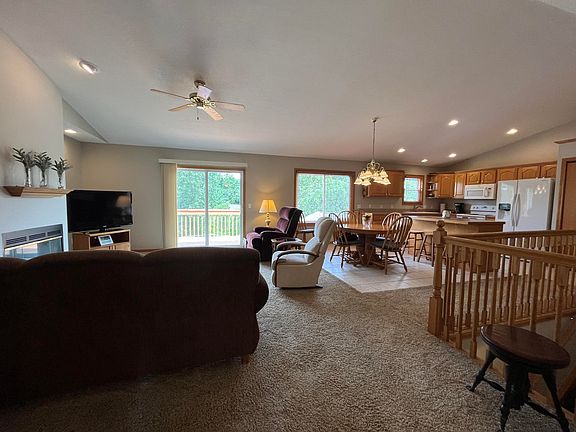 4th image of 1689 Mayflower Dr SW