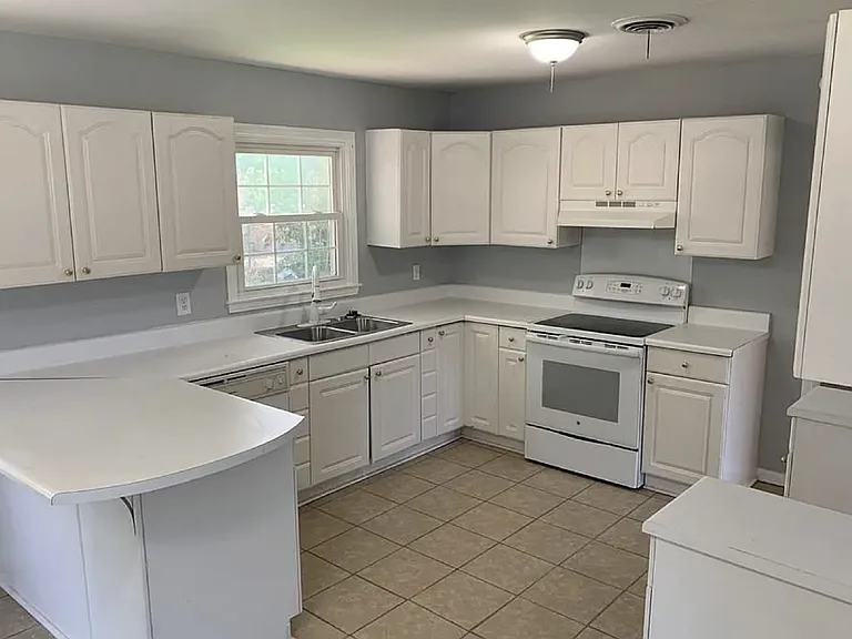 6509 Zeigler Blvd — Photo 2
