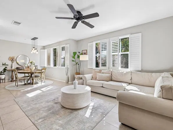6977 Brass Pl, Carlsbad, CA 92009
