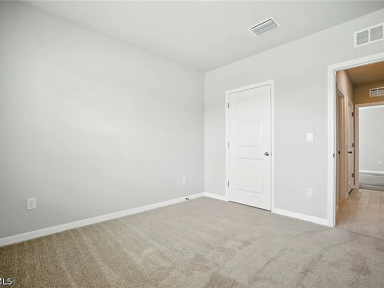 2465 NW 9th St — Photo 4