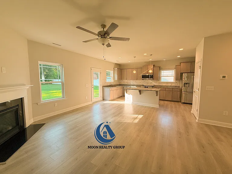 109 Sheffield St — Photo 10