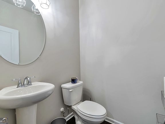 5th image of 1536 Bassett St