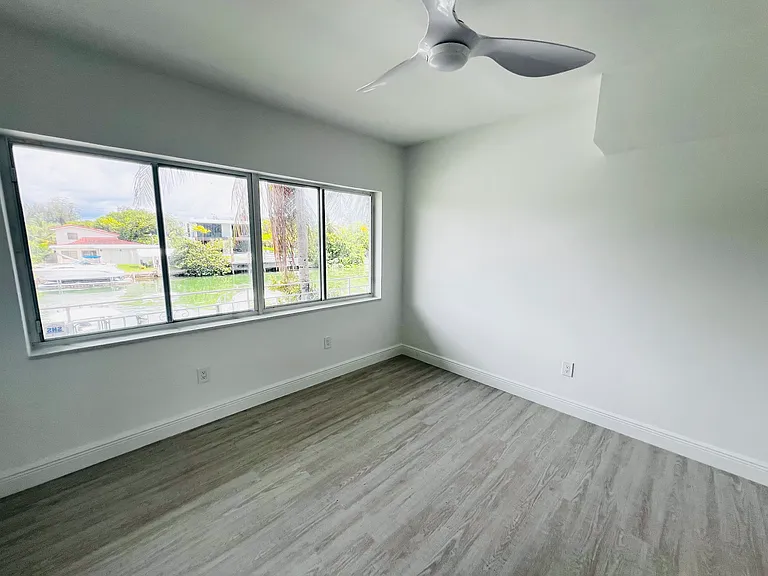 2035 Calais Dr #10 — Photo 11