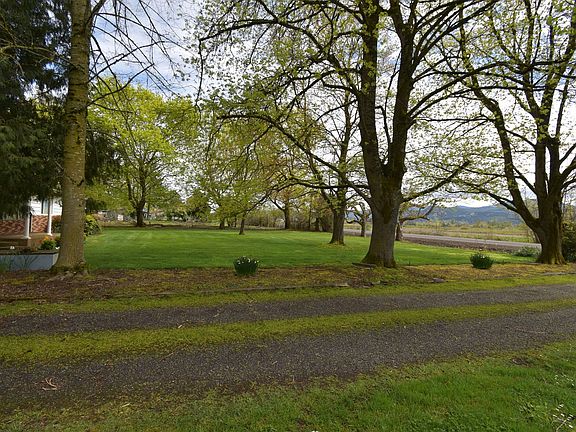 5th image of 34885 Lake Creek Dr