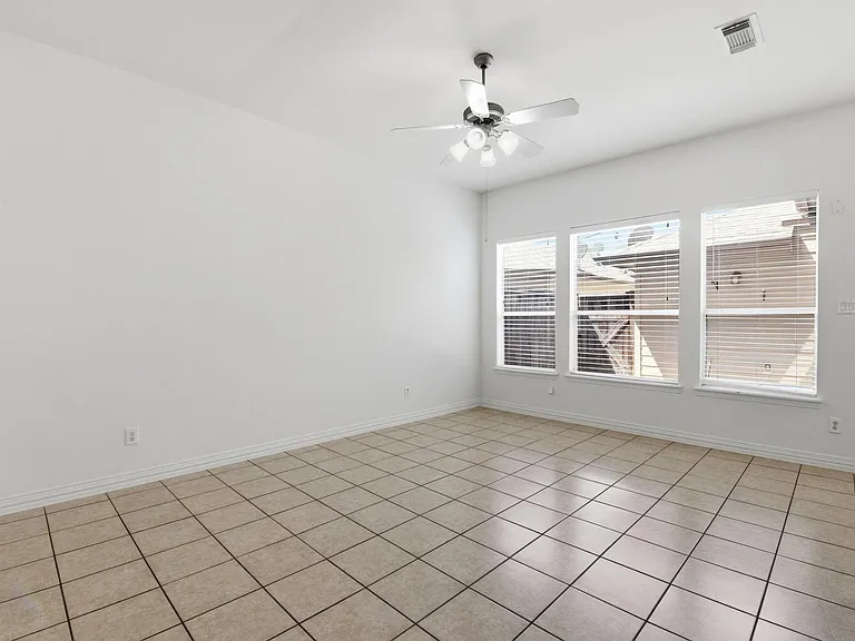 16023 Powder Springs Ln — Photo 12