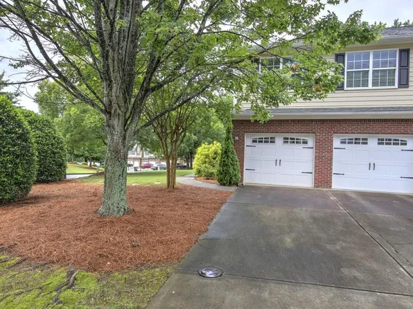 4477 Black Hills Dr, Acworth, GA 30101