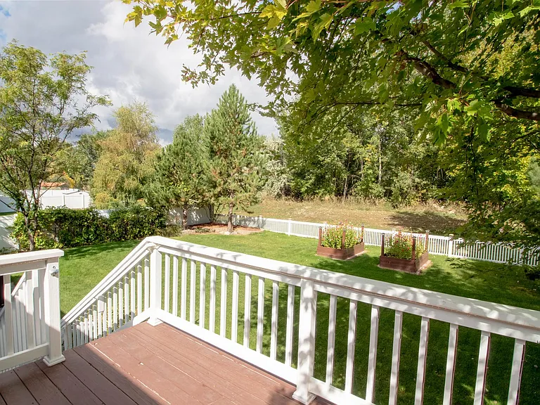 3835 Fairmeadow Dr — Photo 14