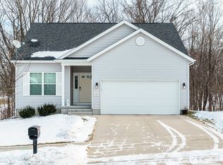 2057 Rosewood Dr NW, Cedar Rapids, IA 52405