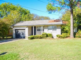 1305 Stratford Ln, Denton, TX 76209